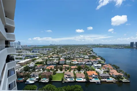 1000 W Island Boulevard Aventura FL 33160