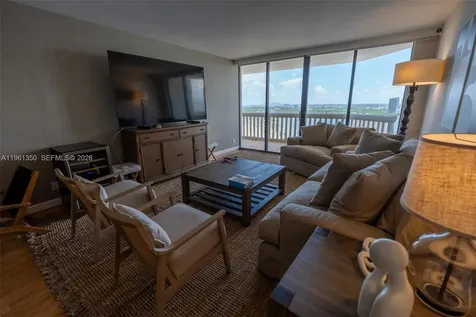 1000 W Island Boulevard Aventura FL 33160
