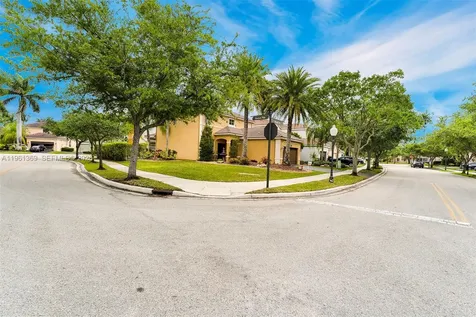 1518 Maple Drive Weston FL 33327