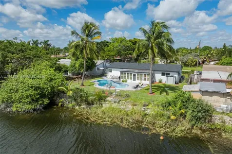390 NW 40th Street Deerfield Beach FL 33064