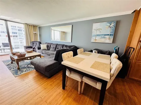 18051 Biscayne Boulevard Aventura FL 33160