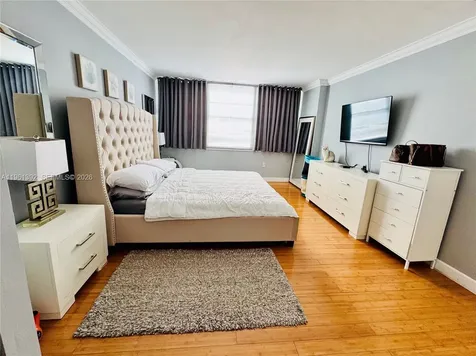 18051 Biscayne Boulevard Aventura FL 33160