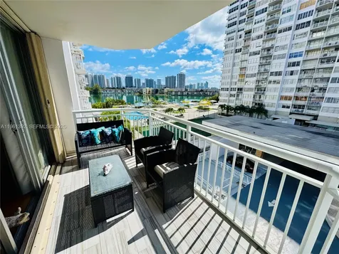 18051 Biscayne Boulevard Aventura FL 33160