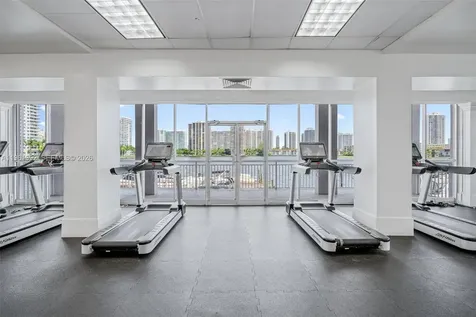 18051 Biscayne Boulevard Aventura FL 33160