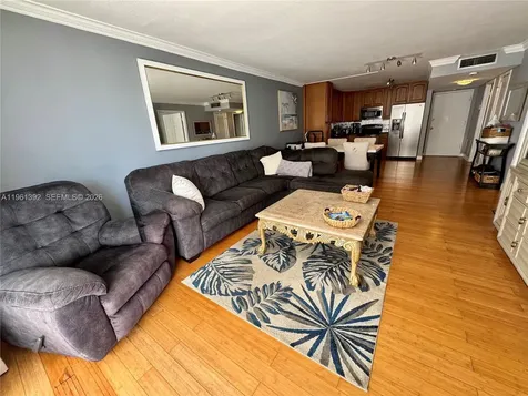 18051 Biscayne Boulevard Aventura FL 33160