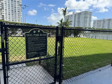 18051 Biscayne Boulevard Aventura FL 33160