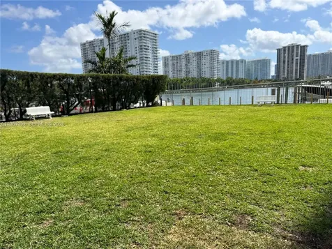 18051 Biscayne Boulevard Aventura FL 33160