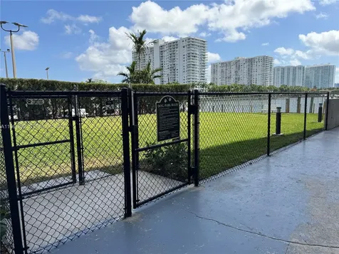 18051 Biscayne Boulevard Aventura FL 33160