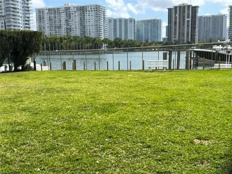 18051 Biscayne Boulevard Aventura FL 33160