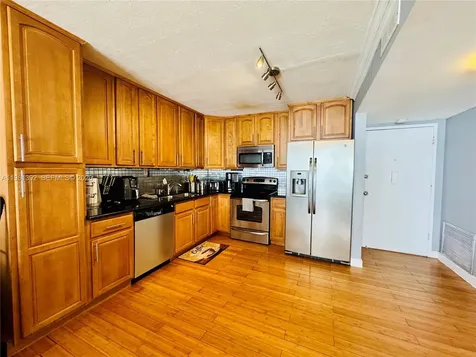 18051 Biscayne Boulevard Aventura FL 33160