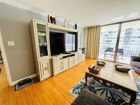 18051 Biscayne Boulevard Aventura FL 33160