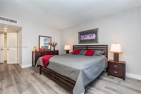 2501 S Ocean Drive Hollywood FL 33019