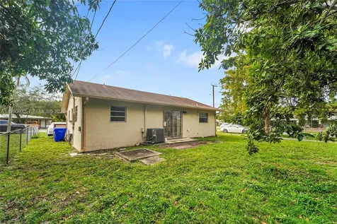 6141 Funston Street Hollywood FL 33023