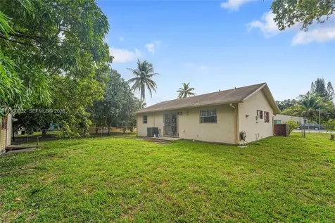 6141 Funston Street Hollywood FL 33023