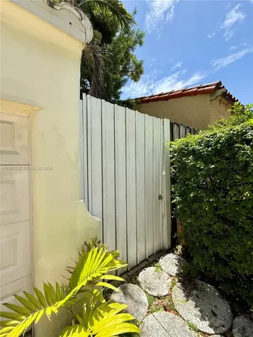 1750 SW 16th Street Miami FL 33145