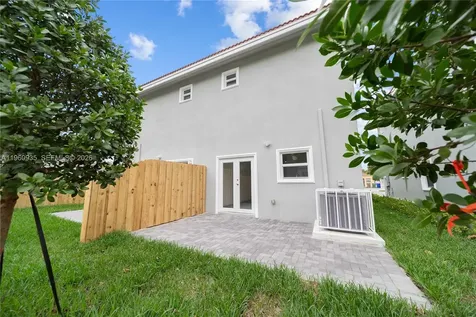 529 NW 56th Street Miami FL 33127