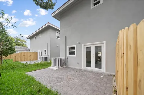 529 NW 56th Street Miami FL 33127