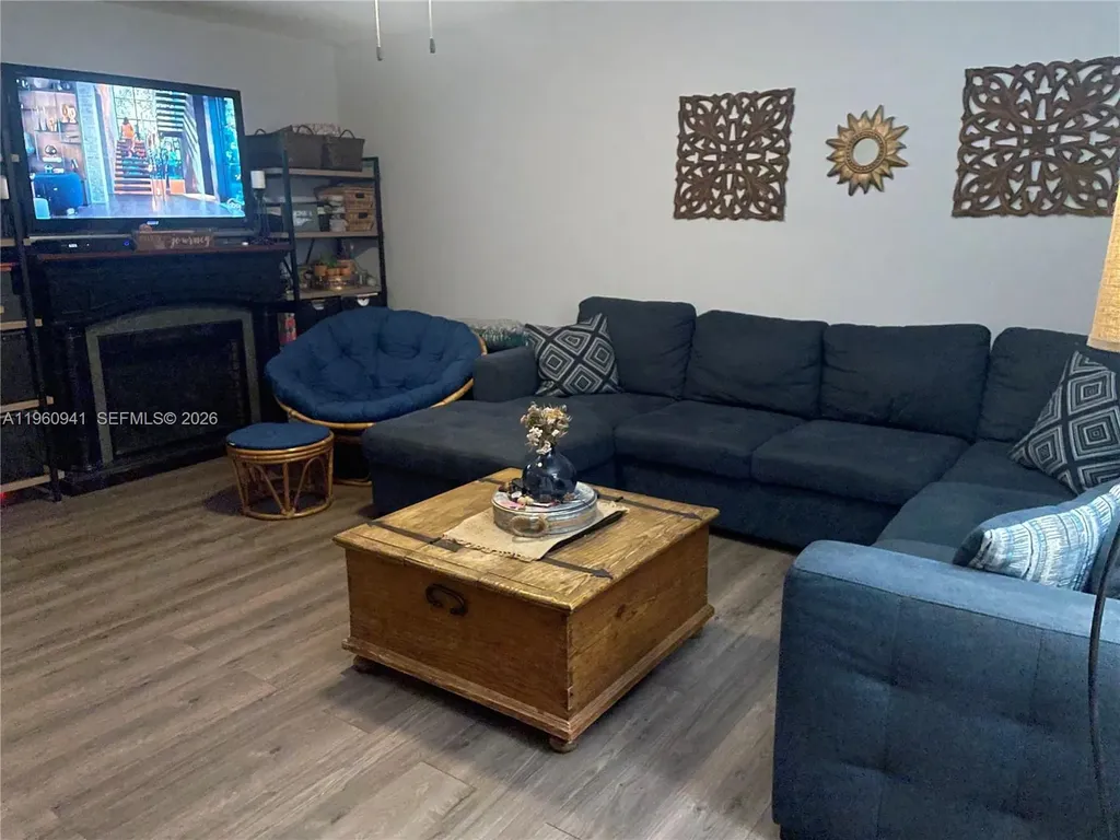 1401 SW 134th Way Pembroke Pines FL 33027