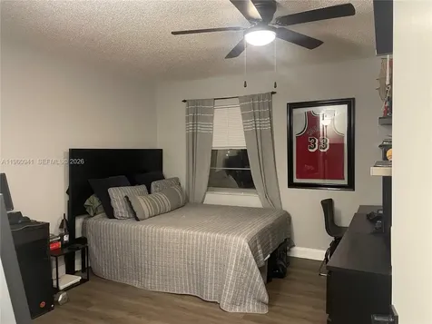 1401 SW 134th Way Pembroke Pines FL 33027