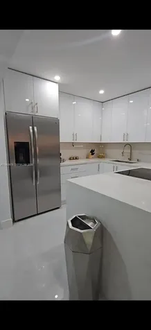 1000 W Island Boulevard Aventura FL 33160
