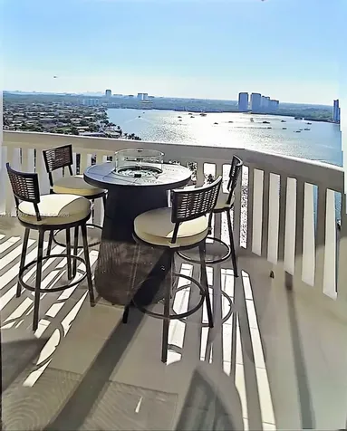 1000 W Island Boulevard Aventura FL 33160