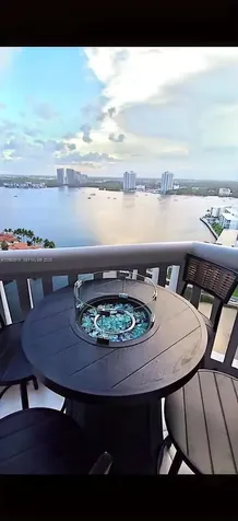 1000 W Island Boulevard Aventura FL 33160