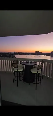 1000 W Island Boulevard Aventura FL 33160