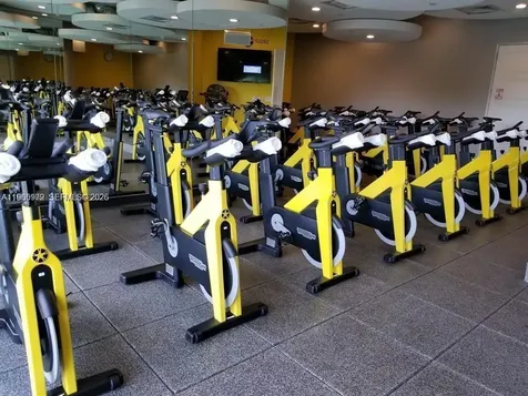 1000 W Island Boulevard Aventura FL 33160