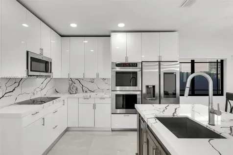 66 NW 73rd Place Miami FL 33126
