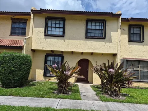 2747 NW 47th Lane Lauderdale Lakes FL 33313