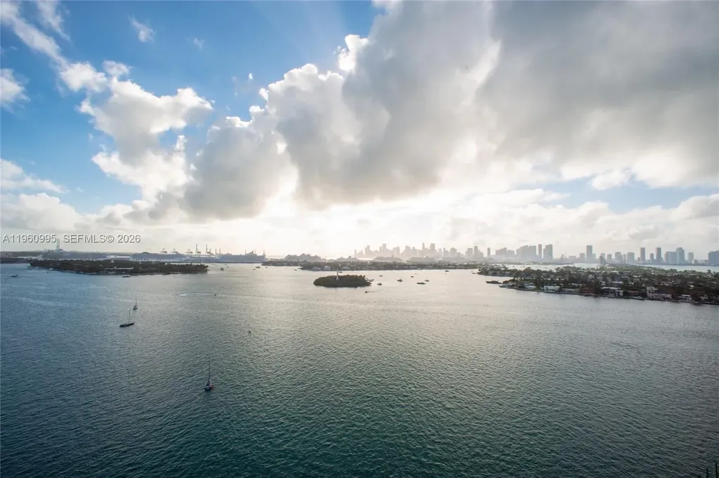 11 Island Avenue Miami Beach FL 33139
