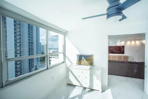11 Island Avenue Miami Beach FL 33139