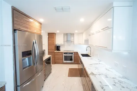 11 Island Avenue Miami Beach FL 33139