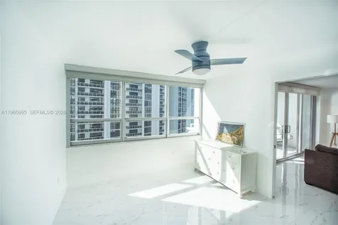 11 Island Avenue Miami Beach FL 33139