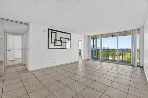 2655 Collins Avenue Miami Beach FL 33140