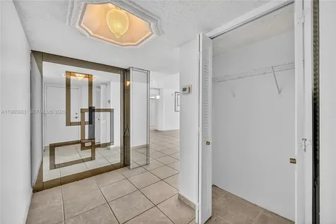 2655 Collins Avenue Miami Beach FL 33140