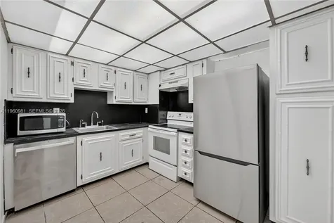 2655 Collins Avenue Miami Beach FL 33140