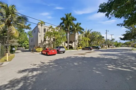 815 NE 28th Street Wilton Manors FL 33334