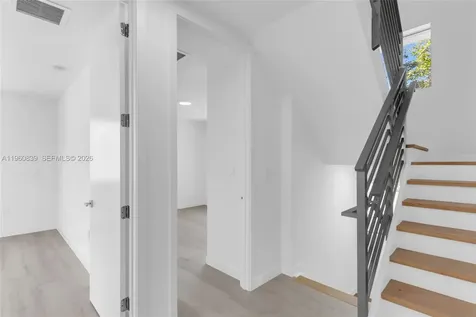 3204 Plaza Street Miami FL 33133