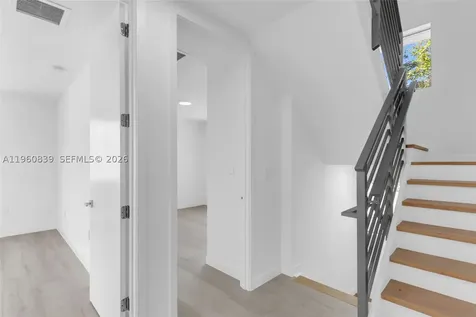 3204 Plaza Street Miami FL 33133