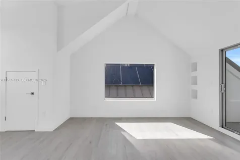 3204 Plaza Street Miami FL 33133