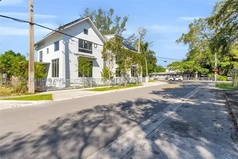 3204 Plaza Street Miami FL 33133