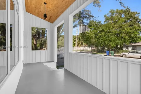 3204 Plaza Street Miami FL 33133
