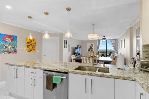 1600 S Ocean Drive Hollywood FL 33019
