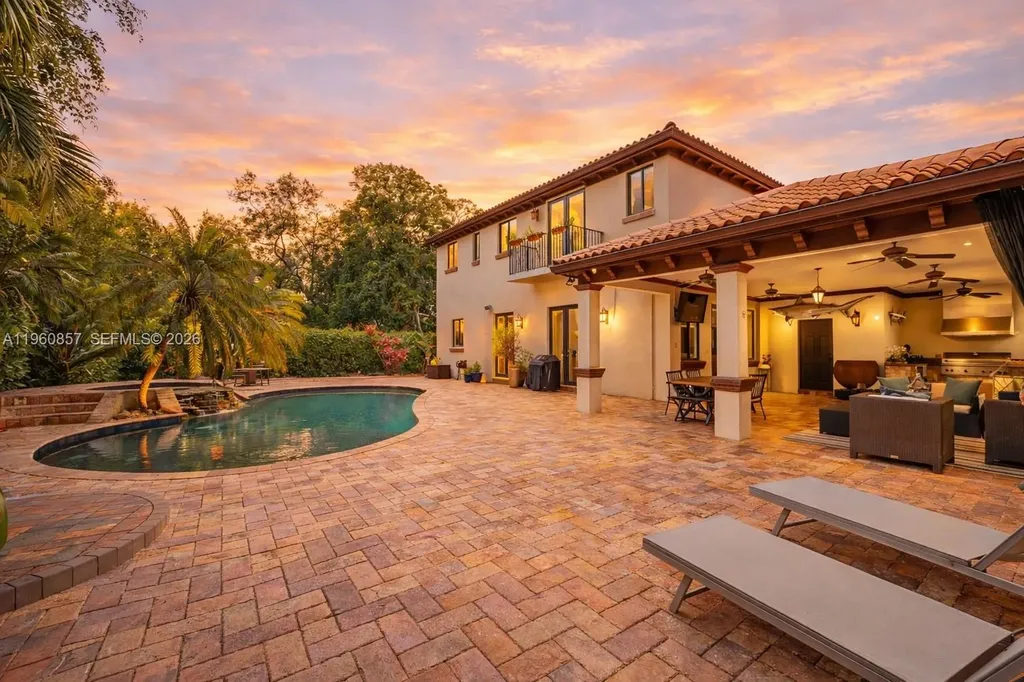 5621 SW 68th Court Miami FL 33143