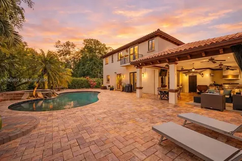 5621 SW 68th Court Miami FL 33143