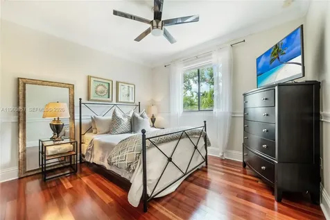 5621 SW 68th Court Miami FL 33143