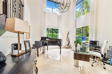 5621 SW 68th Court Miami FL 33143