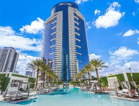 851 NE 1st Avenue Miami FL 33132