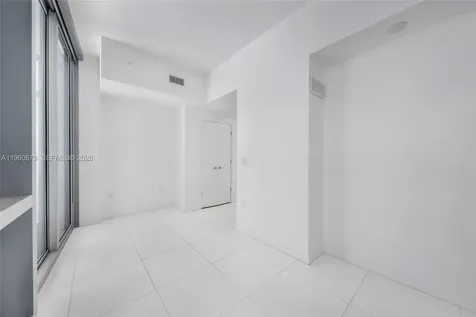 851 NE 1st Avenue Miami FL 33132